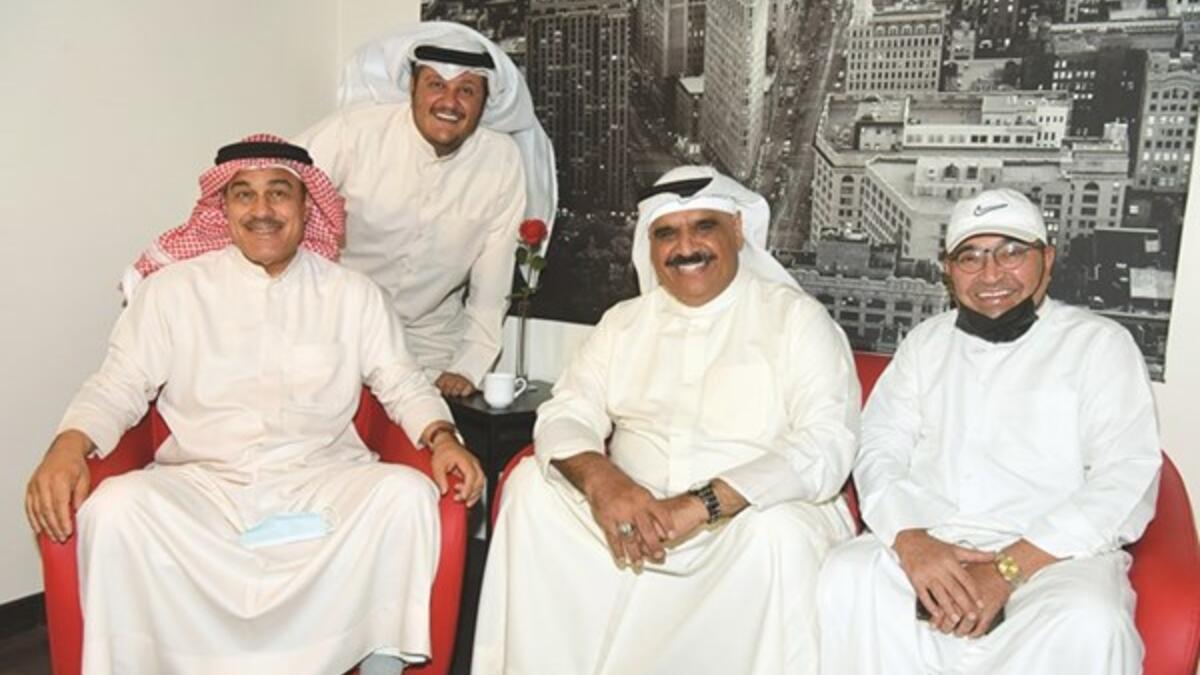 بوطار: يجتمع الفنانون داود حسين وإبراهيم الحربي ومحمد العجيمي في عمل درامي كوميدي، بحلقات متصلة منفصلة بتركيبة كوميدية مميزة.