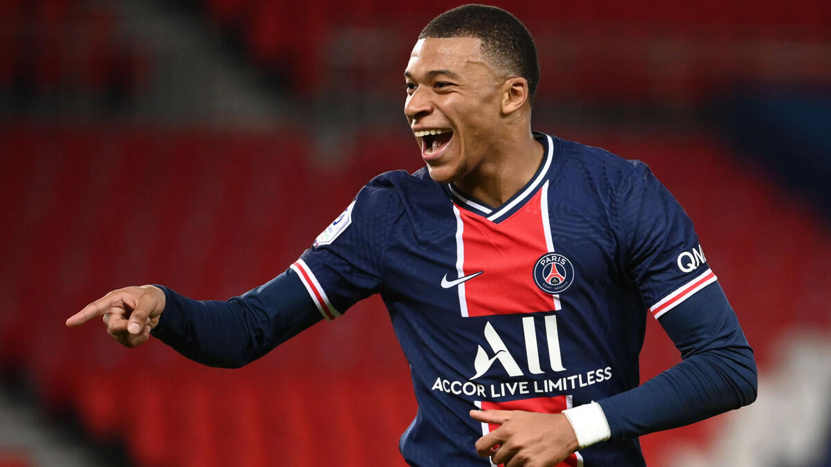 1- الفرنسي كيليان مبابي (باريس سان جيرمان) وسعره 185 مليون يورو