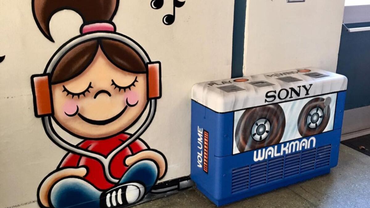 American street artist Tom Bob