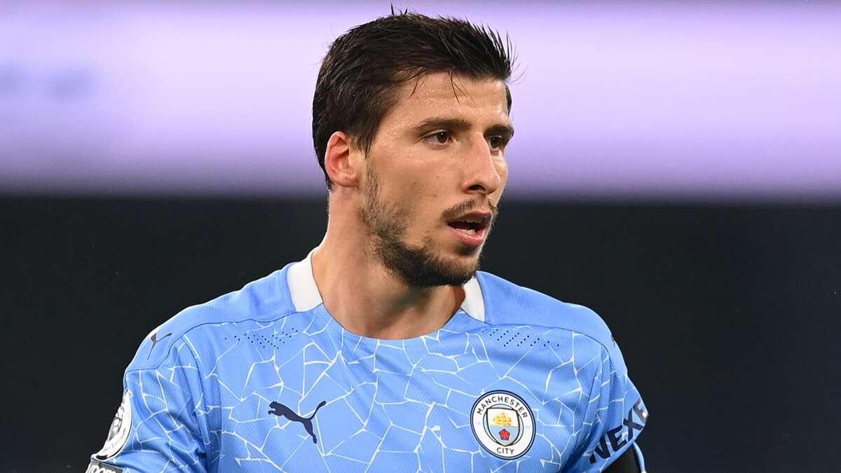 8- روبن دياش (مانشستر سيتي) بقيمة 70 مليون يورو، وارتفاع 39.5 مليون يورو عن الصيف الماضي