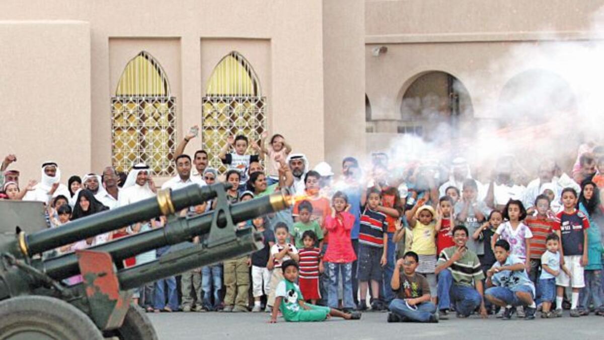 الكويت / العاصمة: ستكون ساعات الصيام في أول يوم 14 ساعة و17 دقيقة، فيما ستصل في آخر يوم الى 15 ساعة و19 دقيقة.