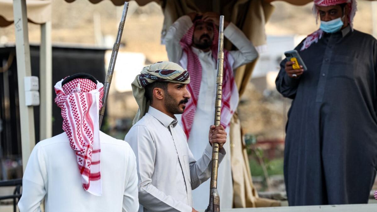 Taashir is a war dance performed in Taif