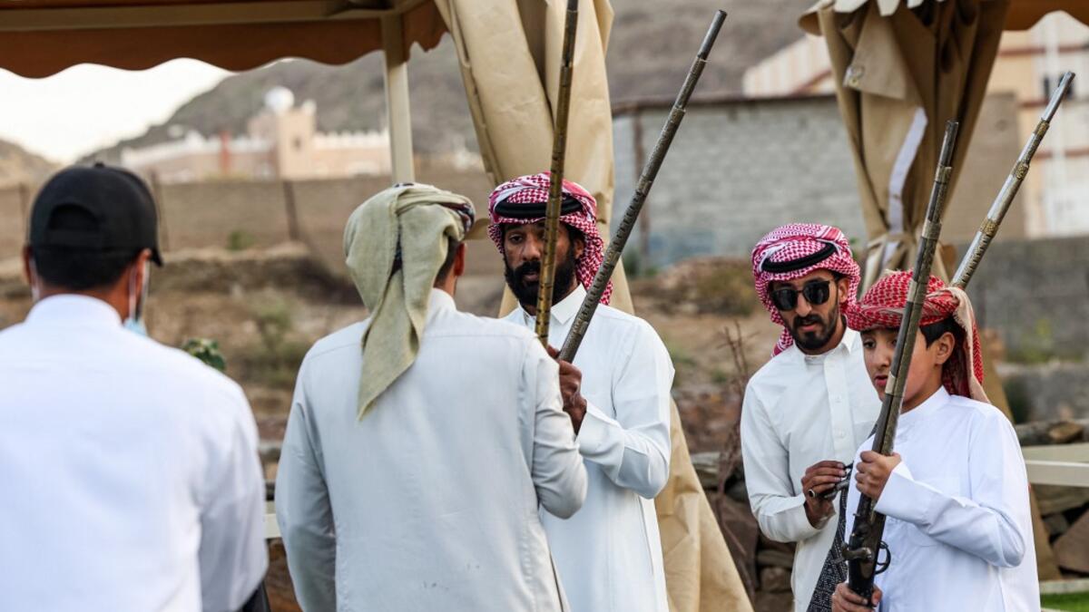 Taashir is a war dance performed in Taif
