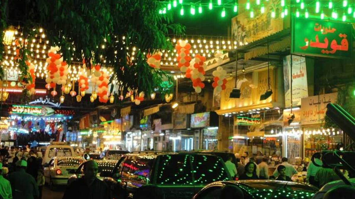 سوريا / دمشق: ستكون ساعات الصيام في أول يوم 14 ساعة و23 دقيقة، فيما ستصل في آخر يوم الى 15 ساعة و30 دقيقة.