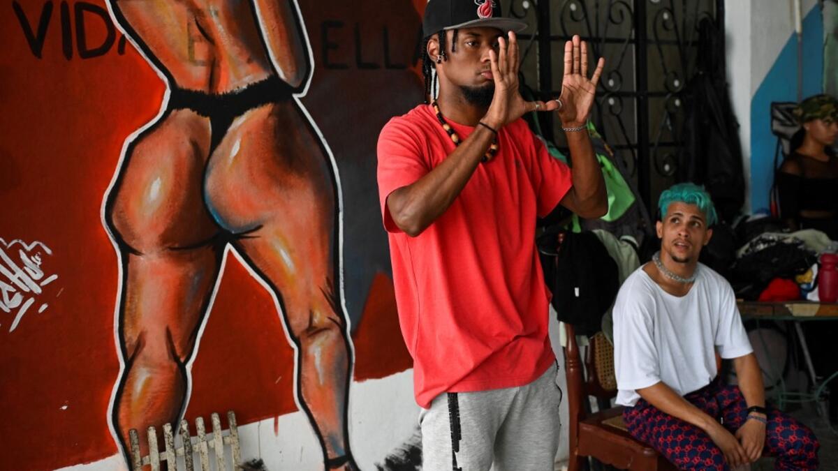 Cuban dance troupe Datway becomes popular