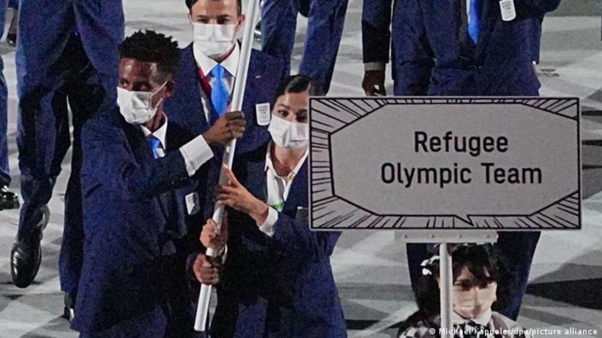 الرمز المختصر لاسم الدولة الذي يكون عادة ثلاثة أحرف تشير إلى جنسية اللاعب، فسيكون "FAL"، أي الفريق الأولمبي للاجئين.