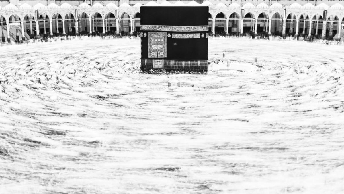 فئة السفر (المركز الثالث): صورة بعنوان "قلب المسلمين للمصور السعودي طالب المري، صُورت على iPhone X