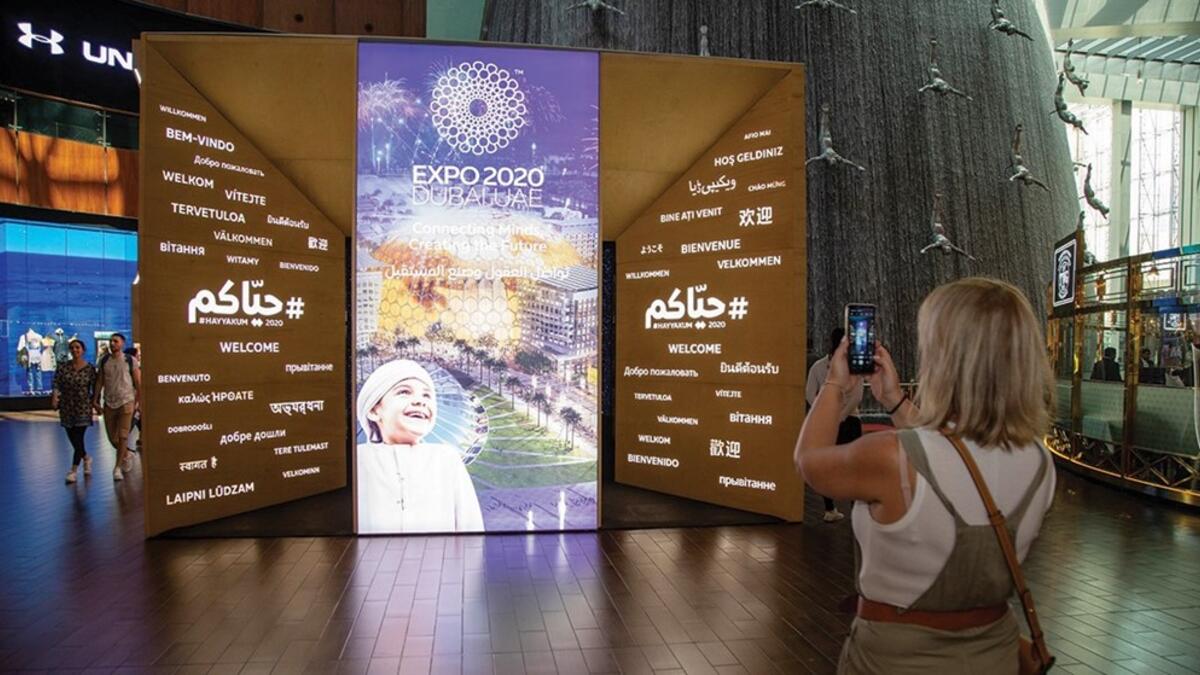 يمكن الحصول على جواز سفر إكسبو 2020 دبي، مقابل 20 درهمًا إماراتيًا في كل متاجر إكسبو 2020 الرسمية في موقع الحدث العالمي وفي متجر إكسبو 2020 دبي في المبنى رقم 3 في مطار دبي الدولي وعبر الموقع expo2020dubai.com/onlinestore.