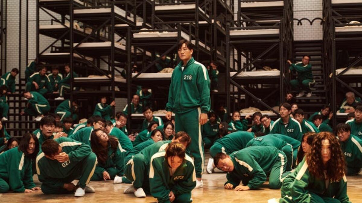 أصبح المسلسل أول دراما كورية تحتل المرتبة الأولى في قائمة "أفضل 10 برامج تلفزيونية على نتفليكس" في الولايات المتحدة.