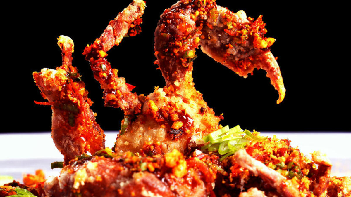 المطاعم الهندية: في مطعم "Carnival by Trèsind” ستجد قائمة الطعام المحببة والمبهجة،  فالأطباق المبتكرة واللذيذة هي التي ستجعل رواد المطعم مبتسمين دومًا.