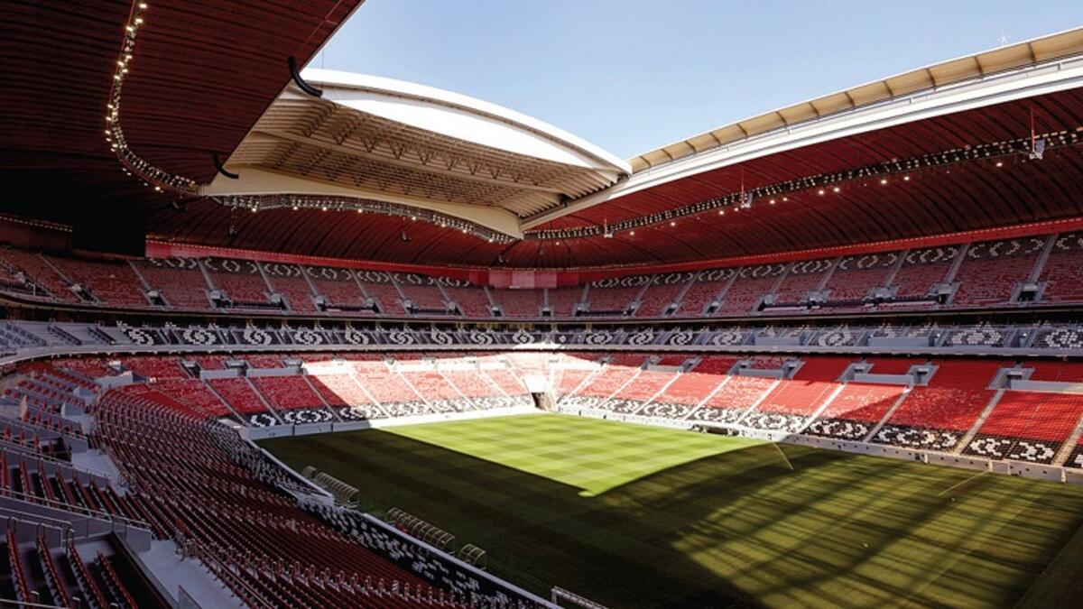 موقع استاد البيت: يقع في مدينة الخور التي تبعد 60 كيلومترًا إلى الشمال من العاصمة الدوحة، وتشتهر نظرًا لموقعها الجغرافي بالغوص بحثًا عن اللؤلؤ وصيد الأسماك، وهو الأمر الذي جذب أهل البادية للعيش على الساحل.