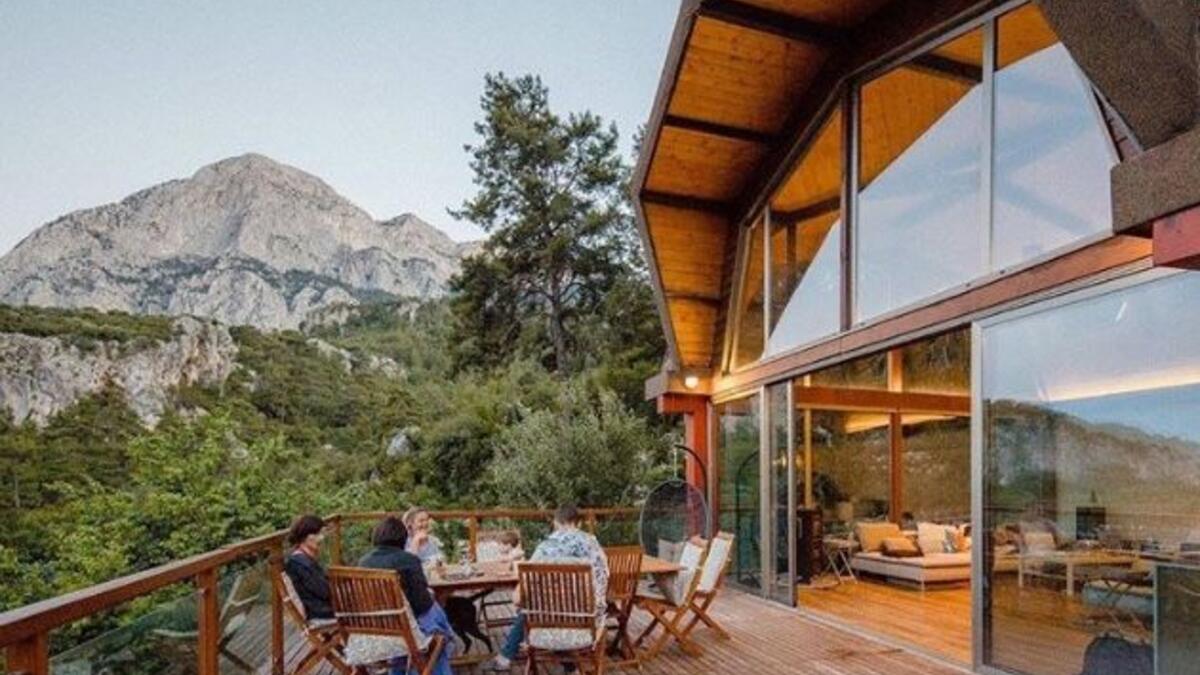 جييكبايري: تفتخر بأكبر صخرة في تركيا بطول 4 كيلومترات، وهي ملاذ لتسلق الصخور في تركيا، وقد أصبحت من أهم أماكن التخييم في تركيا بخدمات رائعة للباحثين عن المغامرة.