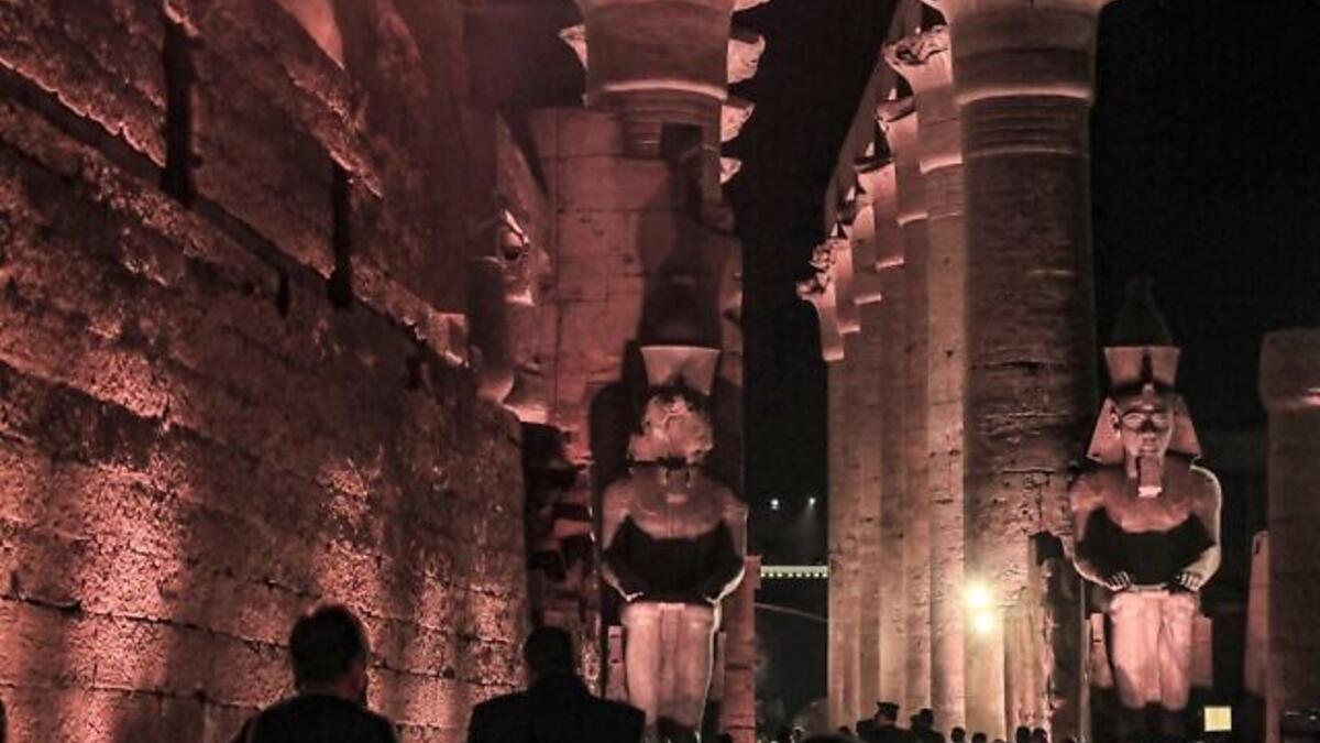 يربط طريق الكباش بين معبد الكرنك ومعبد الأقصر، وقد تم اكتشافه في مدينة طيبة القديمة.