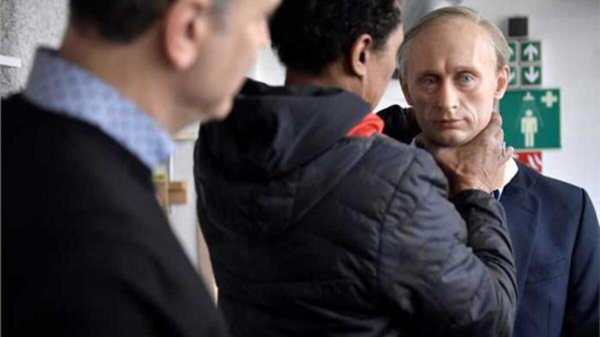 أزال متحف غريفين الفرنسي للتماثيل الشمعية تمثال الرئيس الروسي فلاديمر بوتين