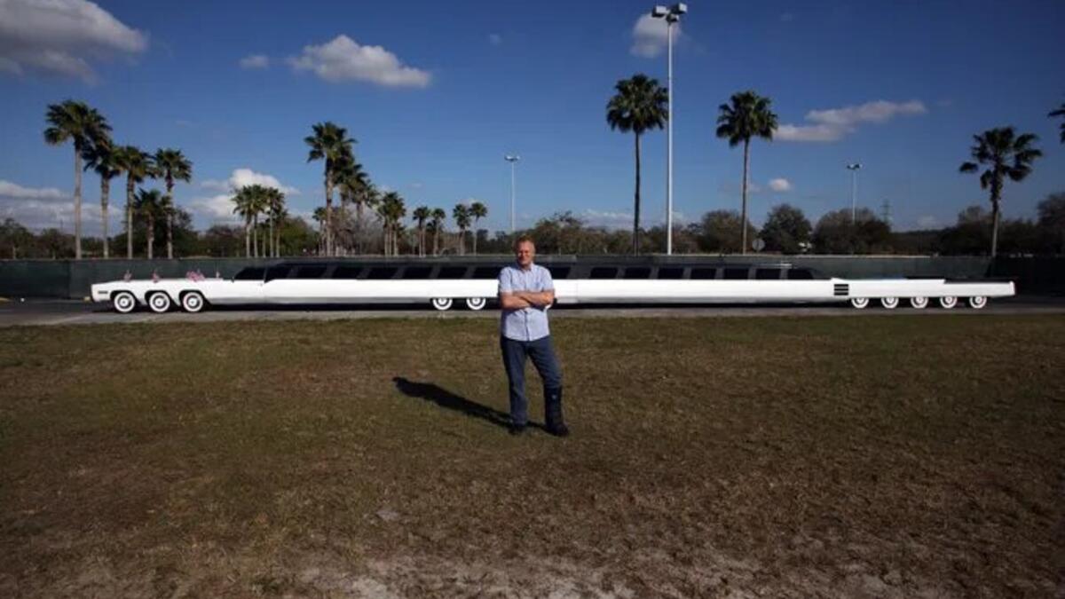 في 2022 أصبح طولها 30.54 مترًا لتنال لقب أطول سيارة في العالم