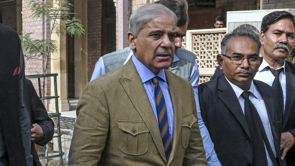 وفي سبتمبر 2020 ، ألقى القبض على شهباز شريف، عقب عودته في اتهامات بالفساد لكنه محكمة لاهور العليا أطلقت سراحه في أبريل 2021.