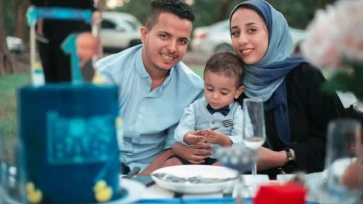 رشا الحزامي - وكالة الأنباء اليمنية: اغتيلت وهي في طريقها إلى المستشفى للولادة، وأصيب زوجها الصحافي محمود العتمي، جراء انفجار عبوة ناسفة زرعت في سيارتهما، في مدينة عدن جنوبي اليمن.