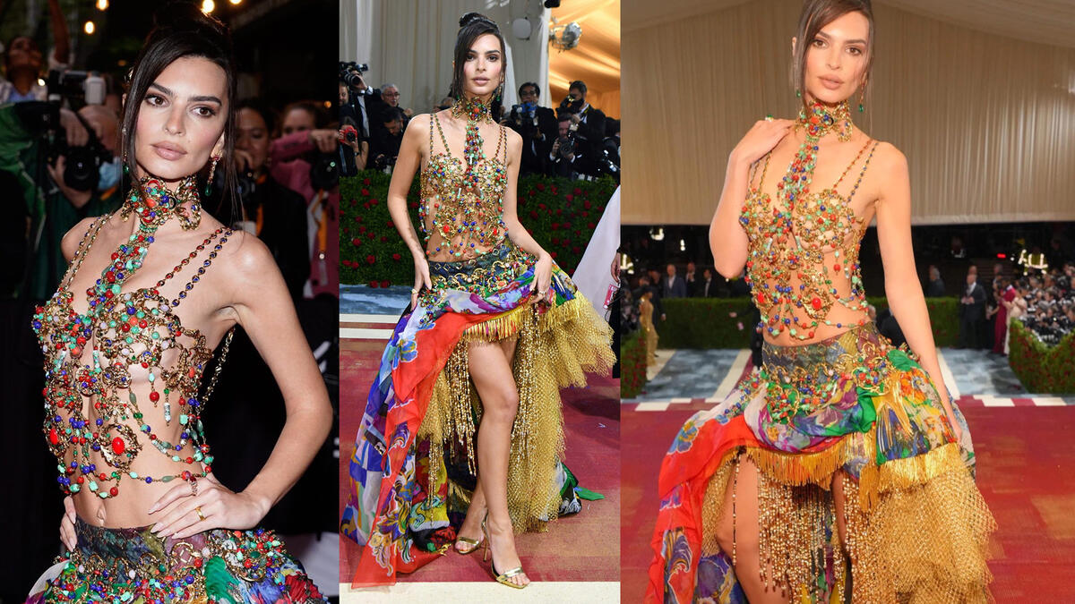 Emily Ratajkowski in Altelier Versace