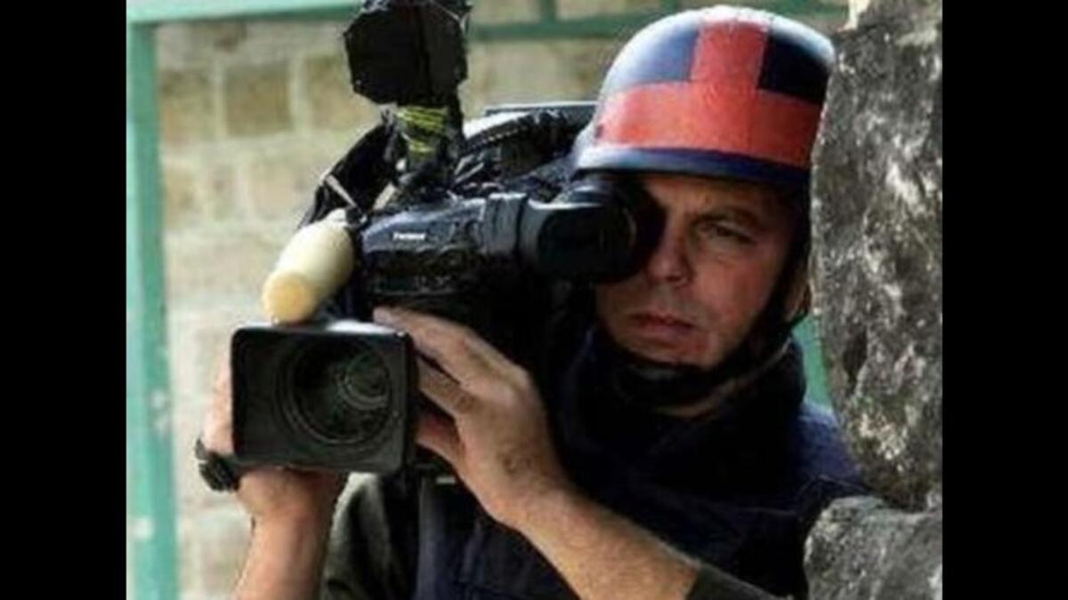 مازن دعنا - وكالة رويترز/ مصور تلفزيوني:  استشهد إثر إصابته بطلقات رشاش من دبابة أمريكية على مشارف سجن أبو غريب