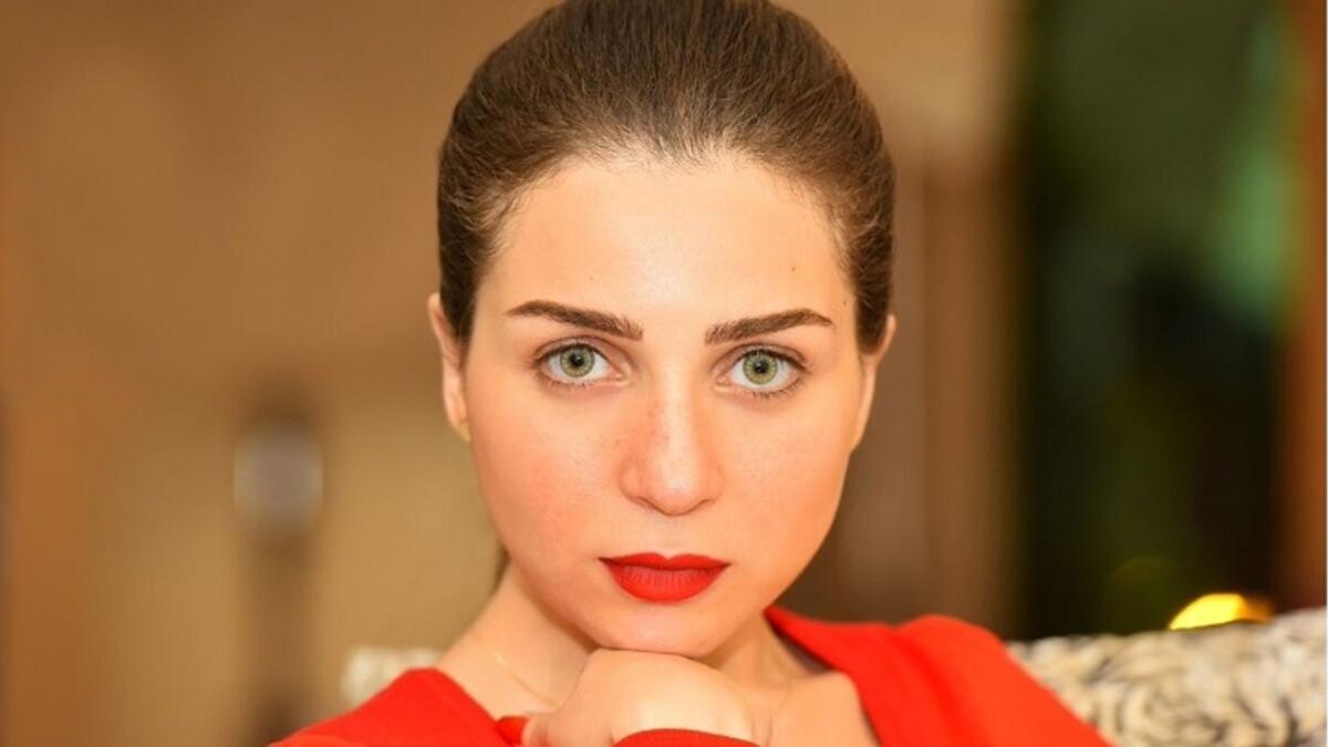 بعد انفصاله عن ياسمين صبري، اقرتن اسم أبوهشيمة بالفنانة المصرية مي عز الدين لكنها التزمت الصمت متجاهلة الشائعات التي انتشرت مؤخرًا.