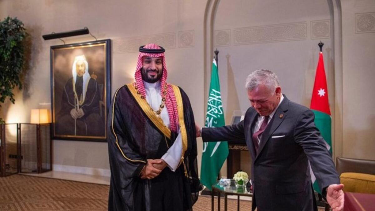 الورود والأمراء: كان في استقبال الأمير محمد بن سلمان، إلى جانب الملك عبدالله وولي عهده، العديد من الأمراء أبرزهم الأمير هاشم بن الحسين والأمير فيصل بن الحسين والأمير راشد بن الحسن.