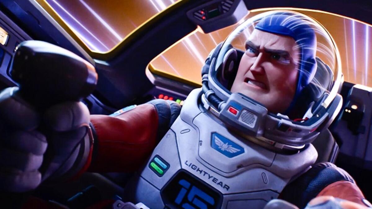 الكويت: رجح مصدر في وزارة الإعلام منع عرض فيلم Lightyear بسبب وجود شخصيتين مثليتين ضمن الأحداث، وذلك بعد رفض "ديزني" حذف المشهد.