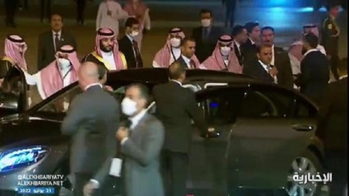 قيادة السيارة: قاد الملك عبدالله الثاني سيارته بنفسه رفقة ولي العهد السعودي، إلى قصر الحسينية، حيث عقدا جلسة مباحثات ثنائية تلتها أخرى موسعة.