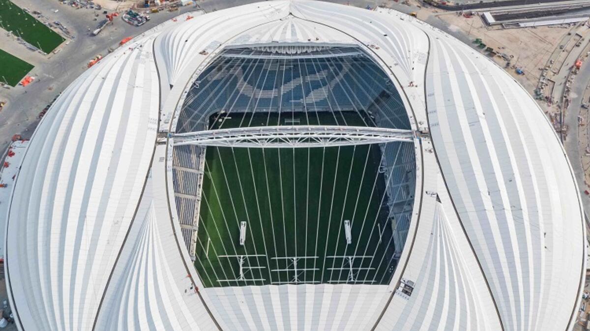 ملعب قابل للتفكيك: يُعد استاد 974، الذي سُمي على عدد حاويات الشحن المستخدمة في بنائه، بالإضافة إلى أن الرقم 974 هو رمز الاتصال الدولي لقطر، أول ملعب قابل للفك وسيتم التبرع بكافة مقاعده البالغ عددها 40 ألف مقعد.