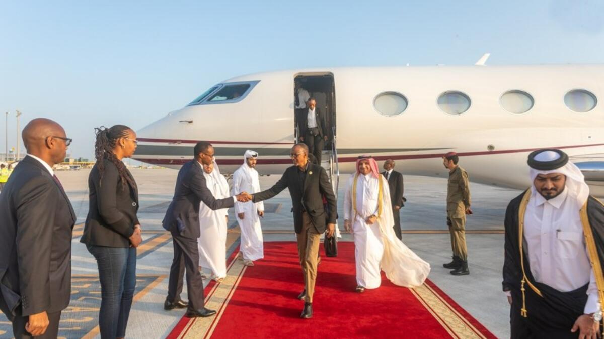 الرئيس الرواندي بول كاغامي شوهد في مطار حمد الدولي يوم الأحد، 20 نوفمبر 2022.