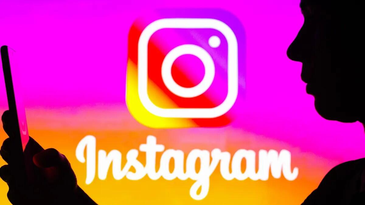 إنستغرام – Instagram: أحد أكثر التطبيقات شعبية وأكبر منصات التواصل الاجتماعي، لديه ما يقرب من 1.4 مليار مستخدم شهريًا، وتم إطلاقه في عام 2010 واستحوذ عليه Facebook بعد ذلك بعامين.