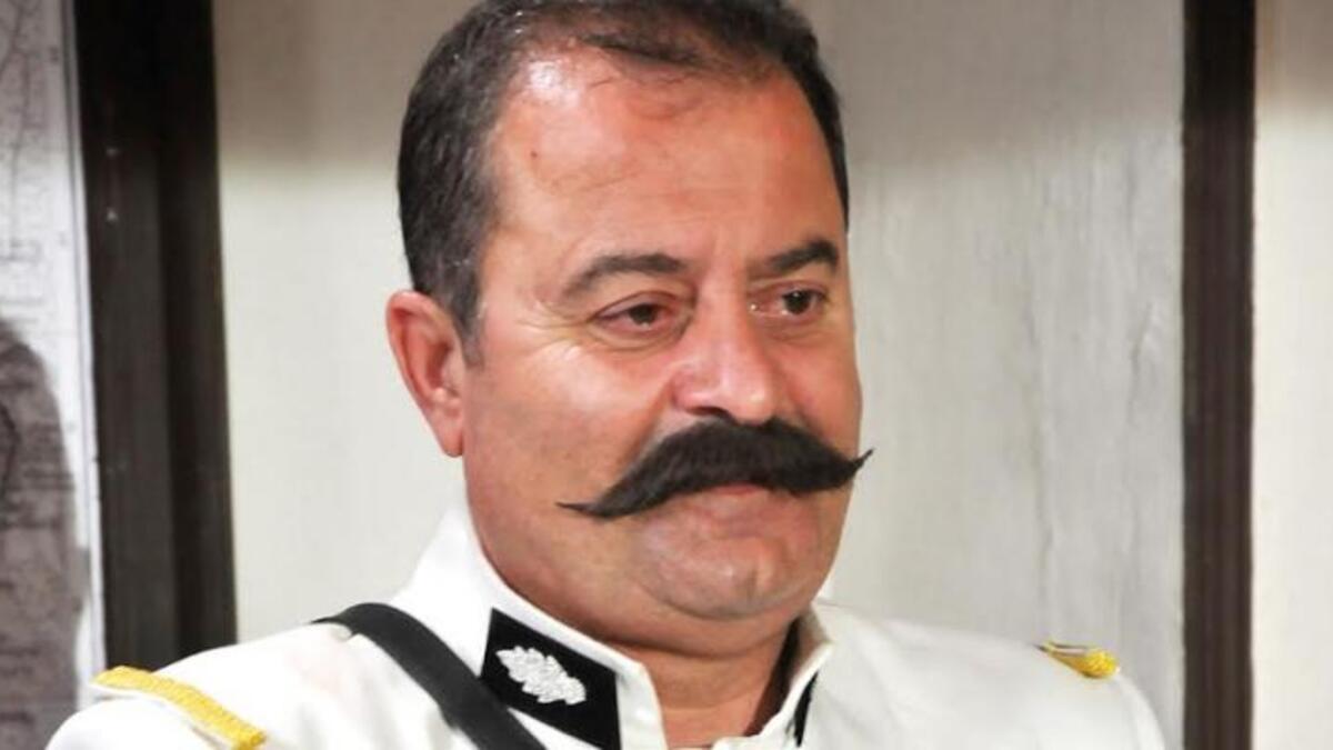 زهير رمضان (1959 – 2021): قدم شخصية أبو جودت في مسلسل باب الحارة، توفي مساء الأربعاء الموافق 17 نوفمبر 2021، عن عمر ناهز 62 عاماً، بعد تعرضه لالتهاب رئوي حاد.