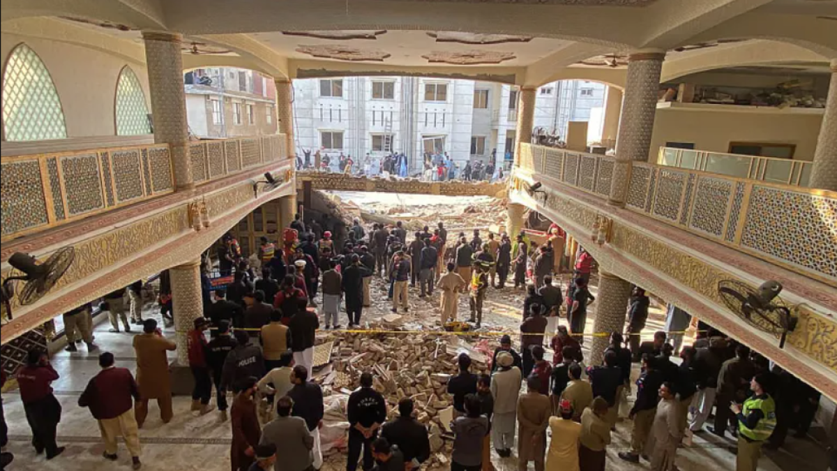 في يناير 2023، قتل أكثر من 100 شخص وأصيب أكثر من 200 آخرين في تفجير انتحاري داخل مسجد بمدينة بيشاور في باكستان.