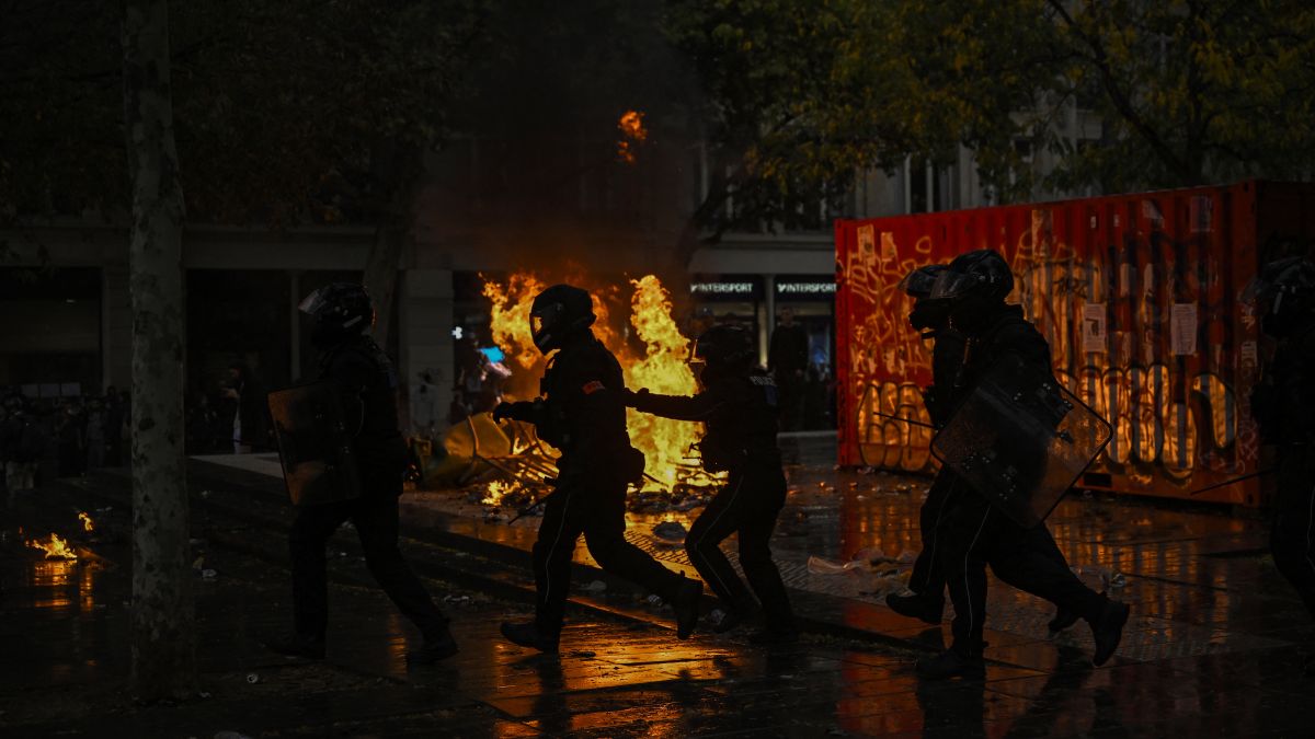 France erupts as police clash with ‘Block Everything’ protesters 