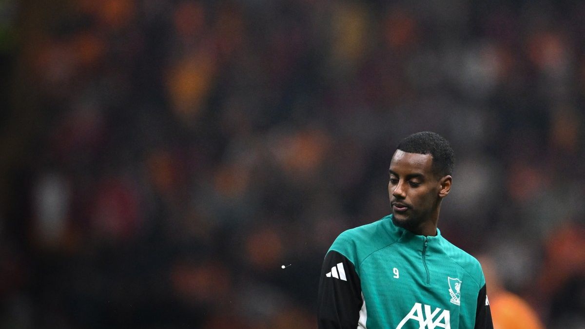Shocking Alexander Isak Stat Sparks Concern After Liverpool’s Defeat to Galatasaray