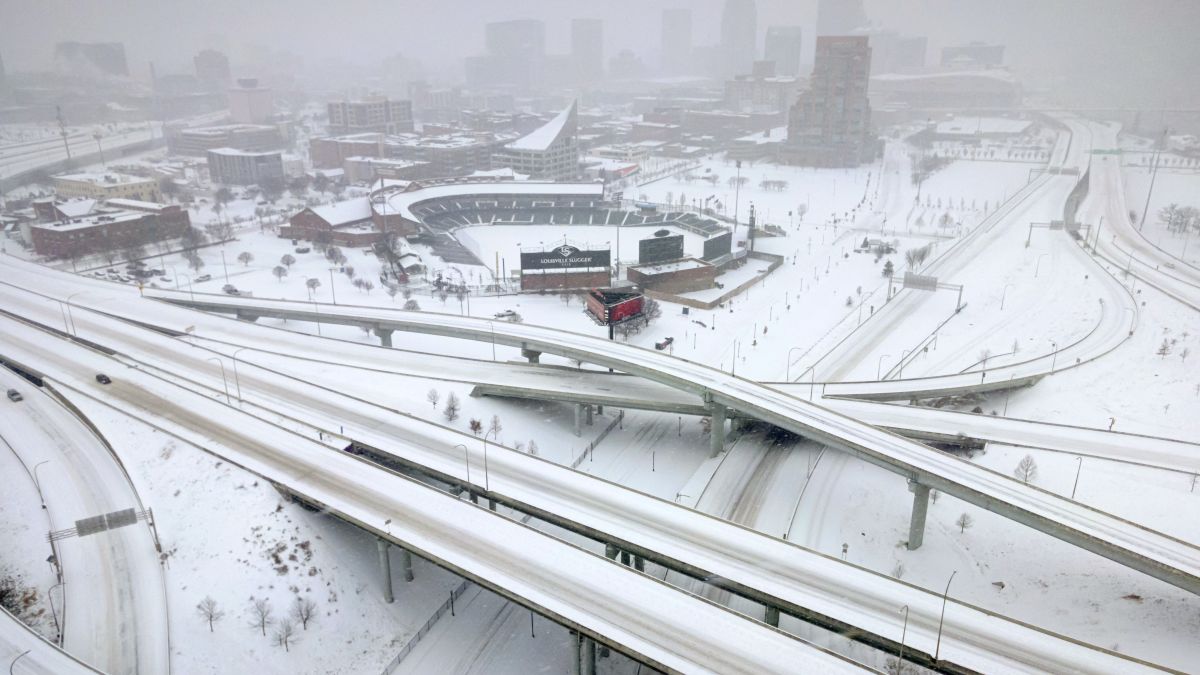 13 killed and over one million homes lose power as winter storm cripples the United States 