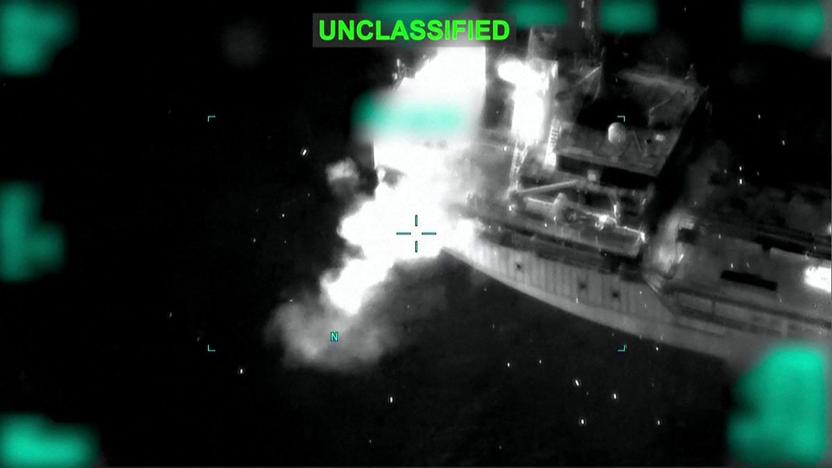 US strike on oil tanker dodging the blockade