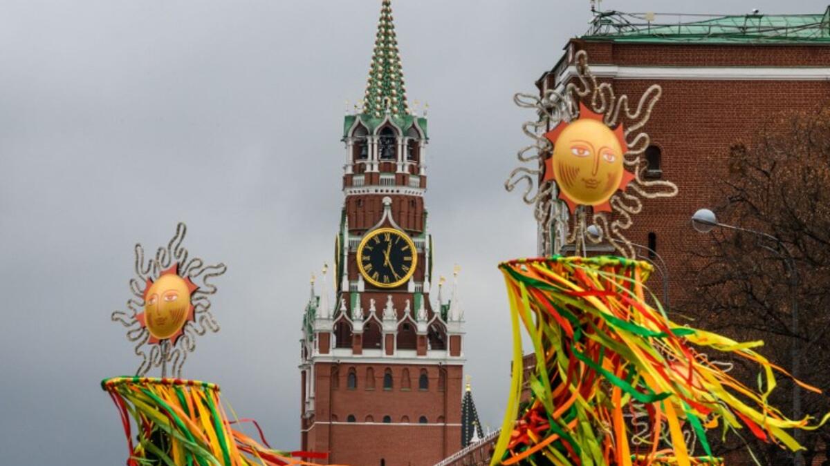 A picture taken on March 1, 2019 shows the decorations for the Shrovetide spring festival outside the Kremlin in Moscow. Mladen ANTONOV / AFP