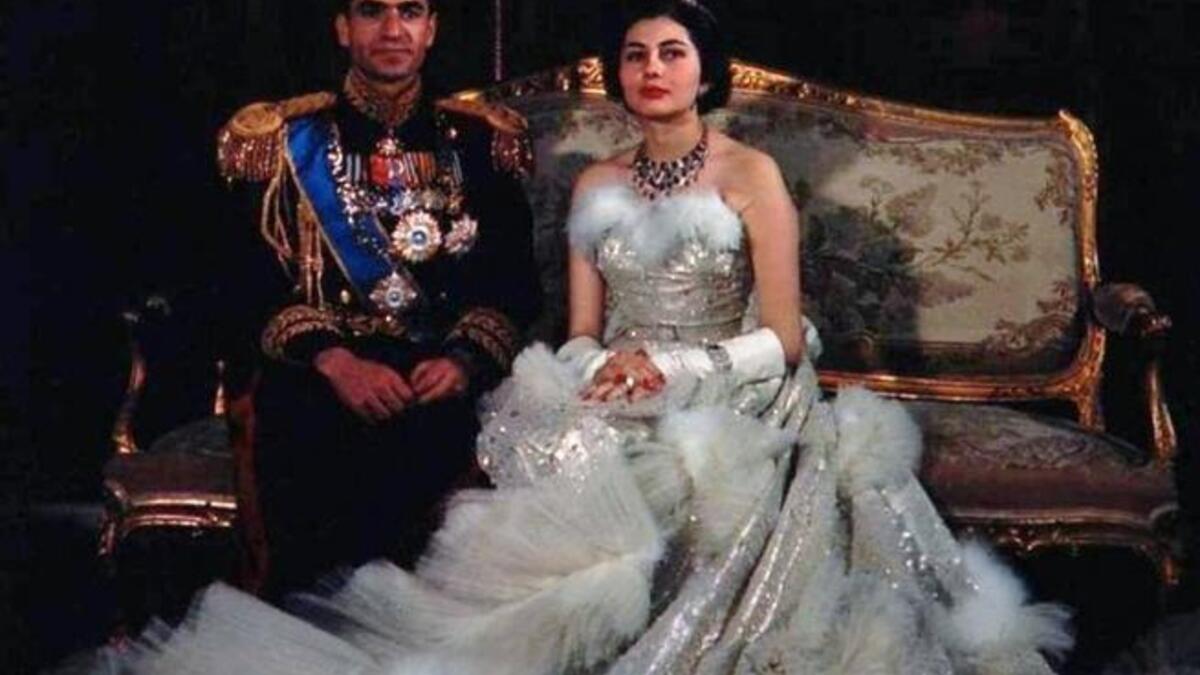 الأميرة فوزية وزوجها رضا بهلوى ولى العهد الإيرانى