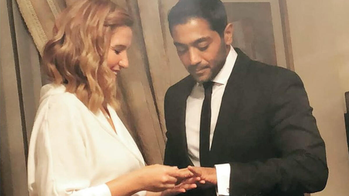 بعد أسابيع من الغموض والنفى مرات عديدة، عقد كلا من الفنانة هنا شيحة وأحمد فلوكس قرانهما في حفل عائلي بسيط