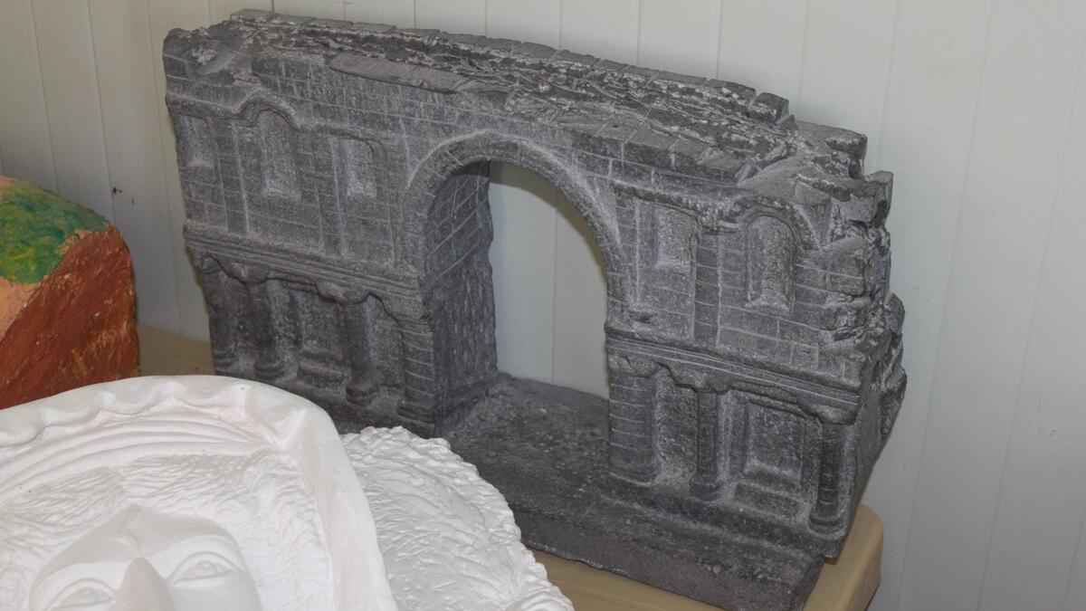 Nabatiyeh-gate-syria-zaatari-camp-art-palmyra-2015