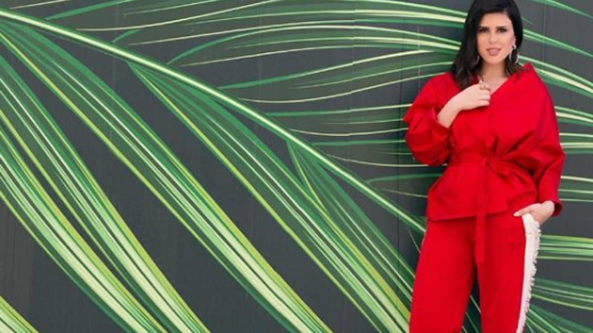 ثم عملت في إحدى الشركات المهتمة بالأزياء والتسويق