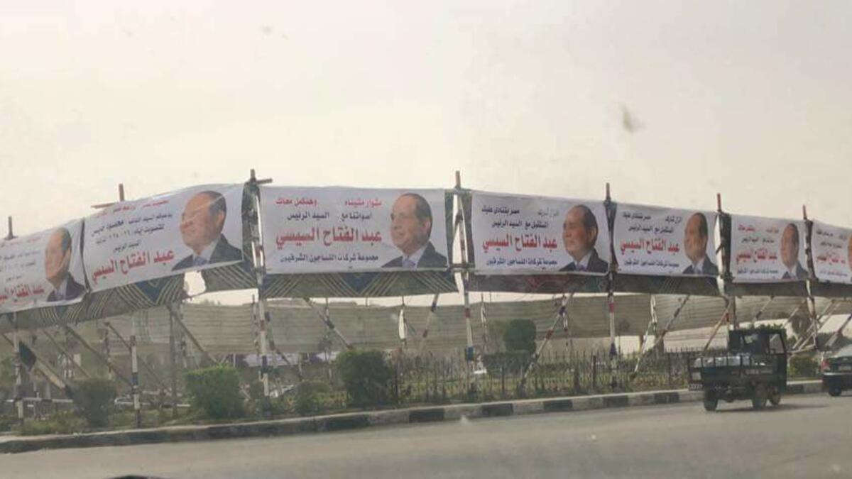 رواد التواصل اهتموا بظاهرة صور السيسي التي انتشرت في الشوارع بشكل ضخم وصاحبتها لافتات التأييد