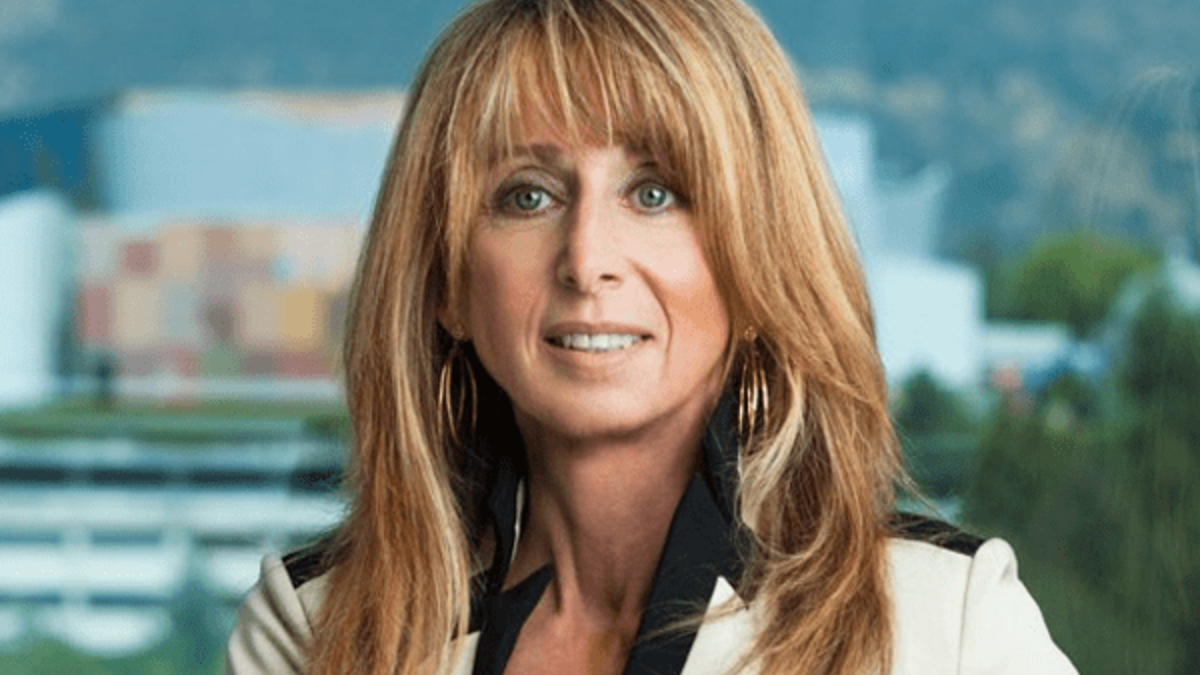 3- بوني هامر(68 عامًا) – أمريكا - رئيس مجموعة إن بي سي يونيفرسال الأمريكية للإعلام – المركز 36