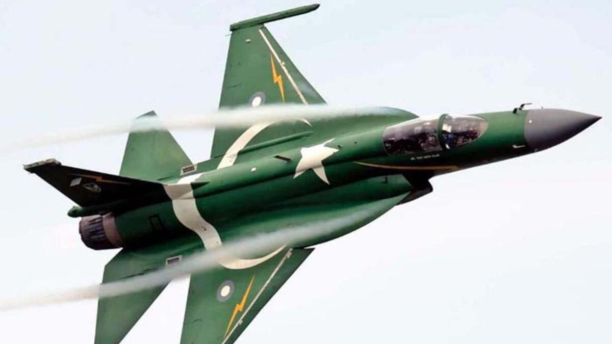 سيتم منح بن سلمان بروتوكول VVIP عند دخول طائرته إلى المجال الجوي الباكستاني، وسترافقه طائرات مقاتلة من طراز JF-17 في الأجواء الباكستانية حيث سيكون رئيس الوزراء في استقباله.