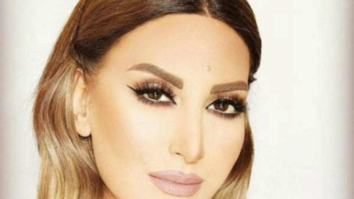 نجت الفنانة السورية رويدا عطية من حادث سير تعرضت لحادث سير كاد أن يودي بحياتها هي وجنينها، إلا أنها طمأنت الجمهور على صحتها وصحة جنينها عبر مقطع فيديو نشرته عبر حساباتها الرسمية على مواقع التواصل الاجتماعي.