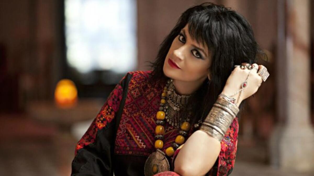 عُرِفت بأغانيها الوطنية والتراثية الفلسطينية، وارتبط اسمها بالمقاومة ومناهضة الإحتلال الإسرائيلي