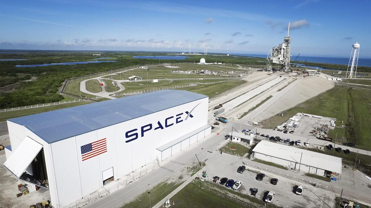 Launch Complex 39A at NASA's Kennedy Space Center has undergone modifications by SpaceX to adapt to the needs of the company's Falcon 9 and Falcon Heavy rockets. A horizontal integration facility has been constructed for processing rockets prior to rolling out for liftoff. 
(NASA)