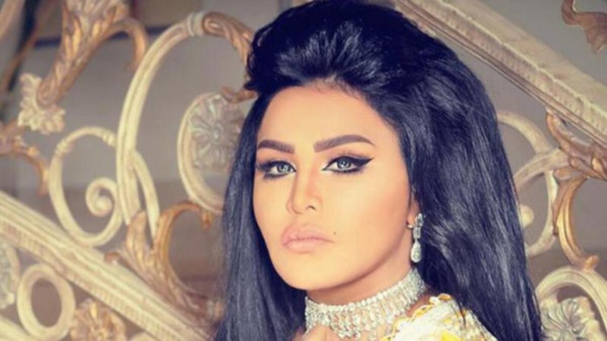 أحلام (الملكة): مغنية إماراتية اسمها الحقيقي ميثة علي شيخ جاسم بن هاشم الشامسي، ولدت في 13 شباط/ فبراير لعام 1969م، متزوجة من بطل رالي قطري.