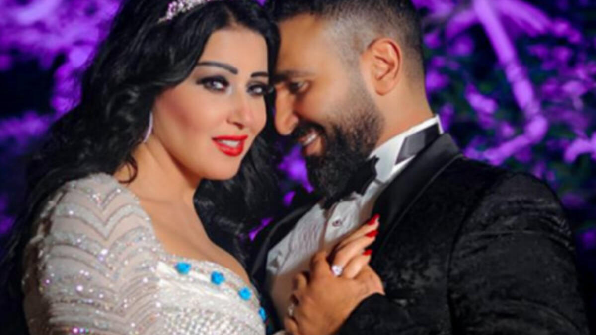 أحاطت بسمية الخشاب وأحمد سعد شائعات كثيرة من عدة مصادر تفيد بوجود علاقة بينهما لكنهما ظلا ينفيا تلك العلاقة إلا أنهما فاجئا الجميع بالزواج بعد نفي الشائعة أكثر من مرة.