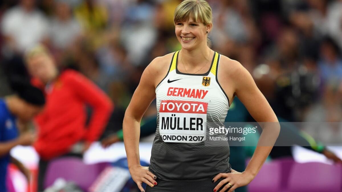 نادين موللر: واحدة من أفضل لاعبات رياضة رمى القرص في العالم. وأعلنت ميولها المثلية، بعد زواجها من شريكة حياتها، في آخر أيام عام 2013.